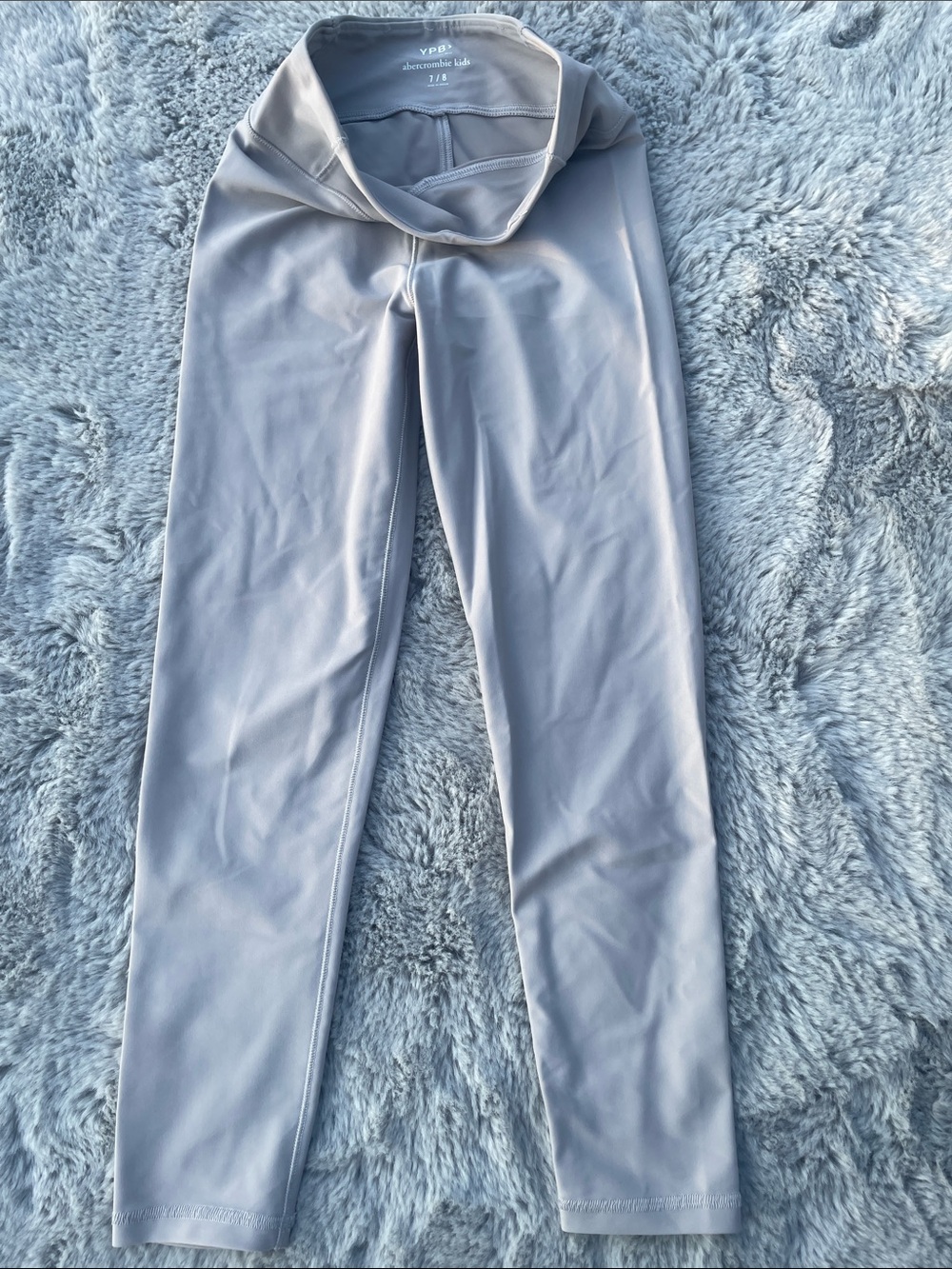 Abercrombie kids Girl’s size 7/8 Light Gray Seamless Active Leggings